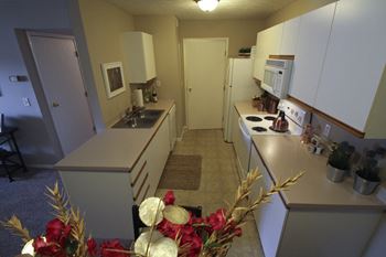 Kitchen with breakfast bar
